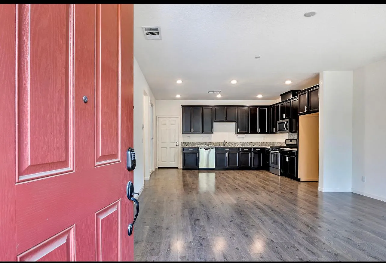 3 bed, 1490 sqft, $2,750 — Photo 3