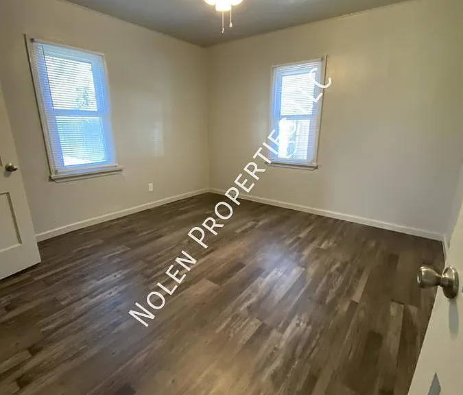 103 E Marshall Dr — Photo 8