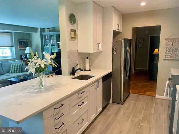 5100 Dorset Ave APT 309, Chevy Chase, MD 20815