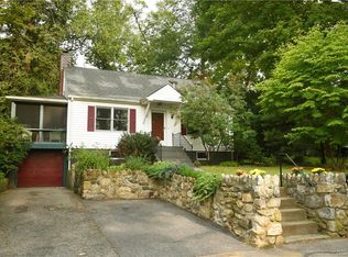 27 Sycamore Rd, Mahopac, NY 10541