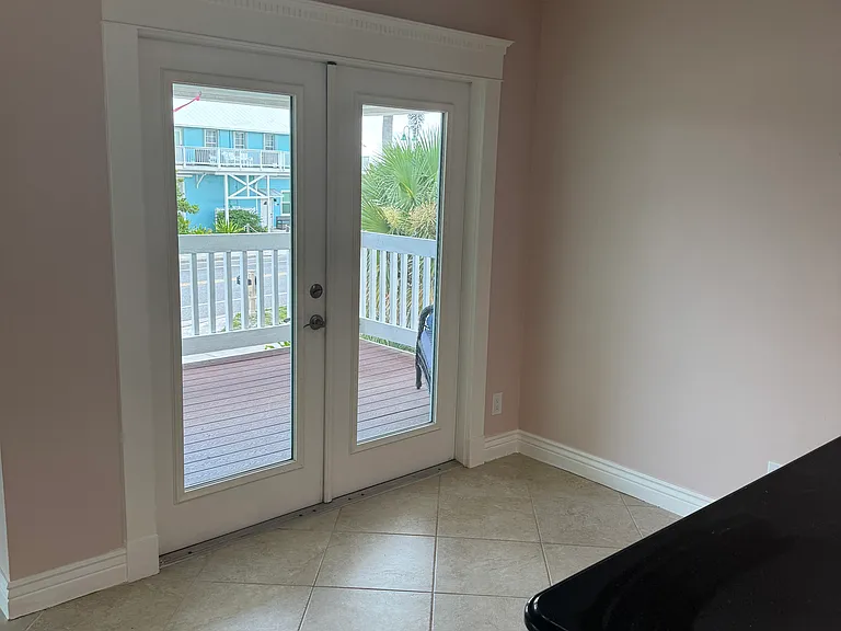 321 S Ocean Dr #1 — Photo 23