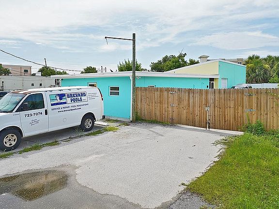 3rd image of 10 Francis St