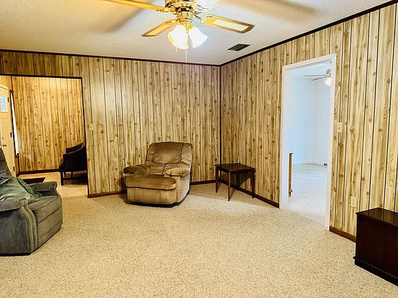 5th image of 427 Cedar Rd
