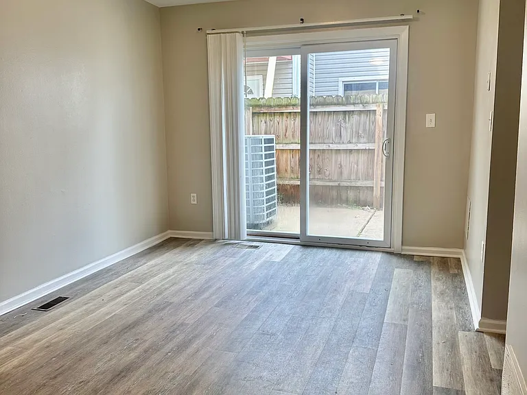 351 Chadwick Pl — Photo 2