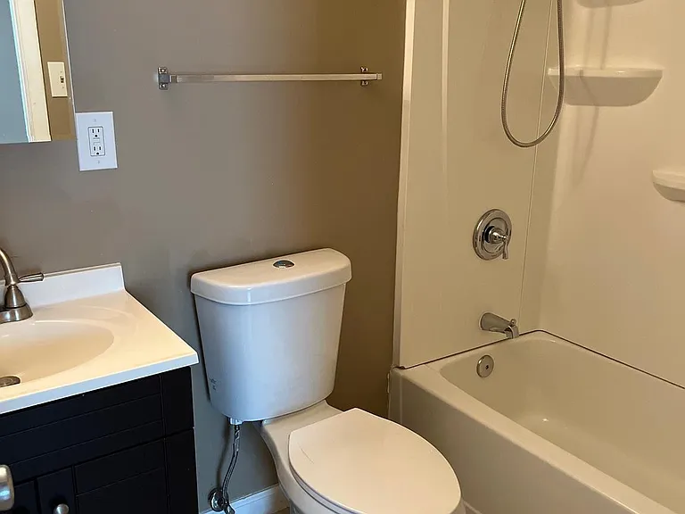 Blarney Stone Ct — Photo 10