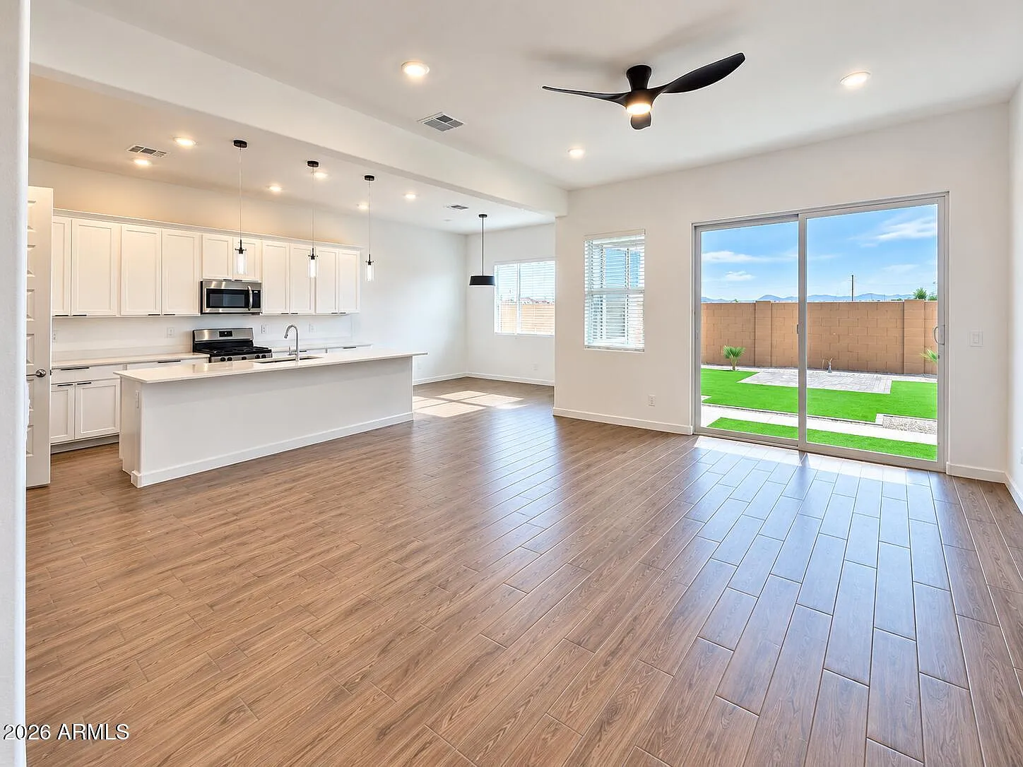 4 bed, 3.0 bath, 2647 sqft, $2,950 — Photo 2