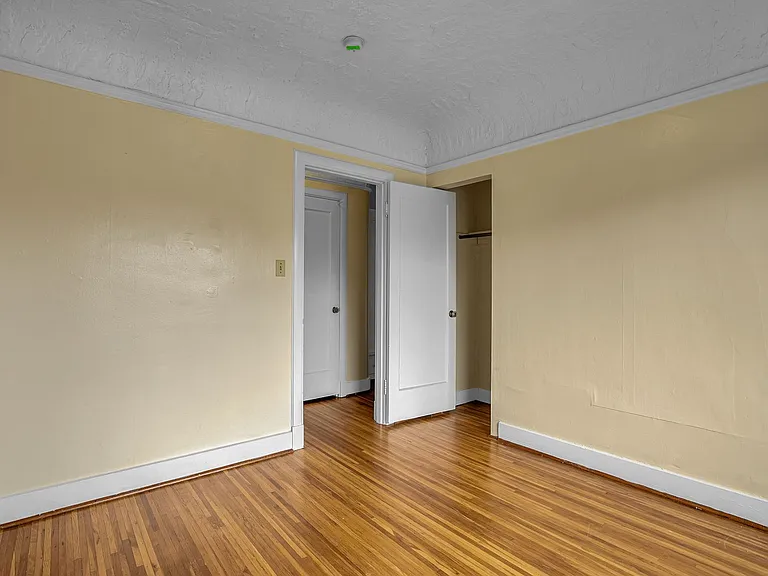 2052 SE Hawthorne Blvd — Photo 22