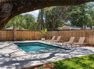 1833 Bruce Dr, Saint Simons Island, GA 31522