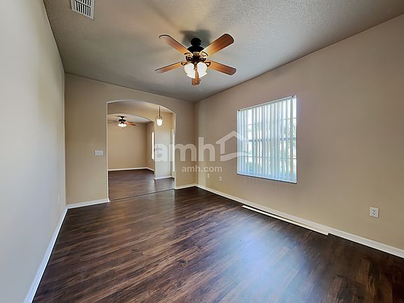 3rd image of 546 Reddicks Cir