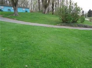 2012 Claridge Elliott Rd, Jeannette, PA 15644