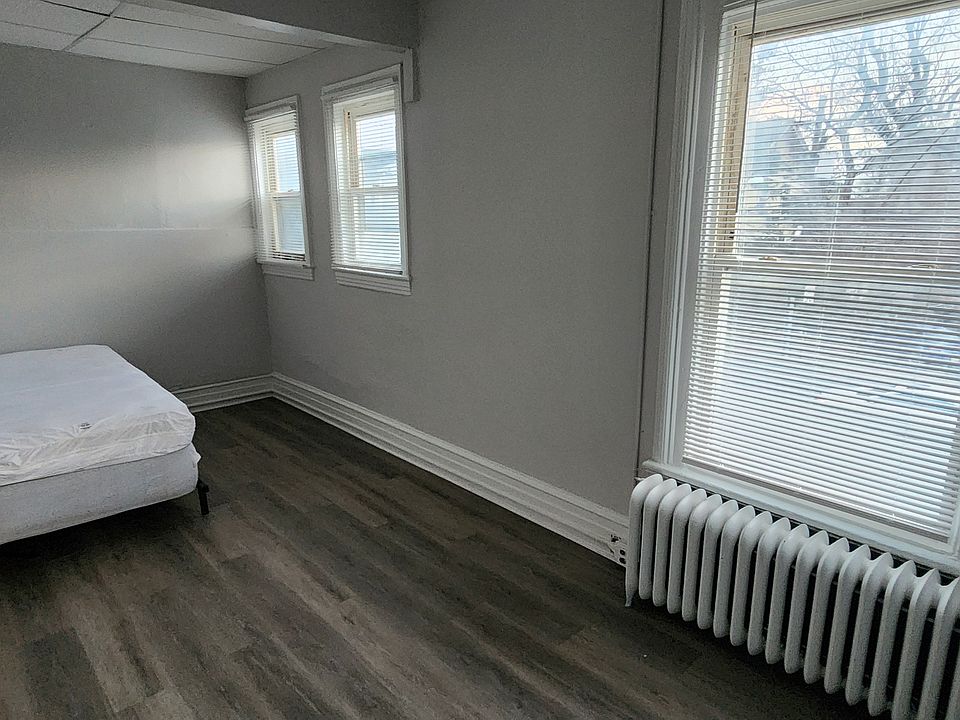 2nd image of 100 Essex St APT 8