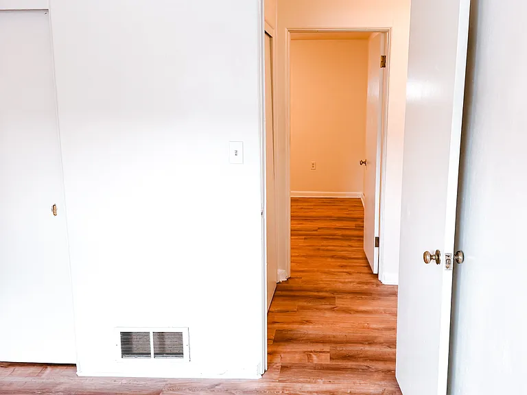 224 E Pitt St #20 — Photo 8