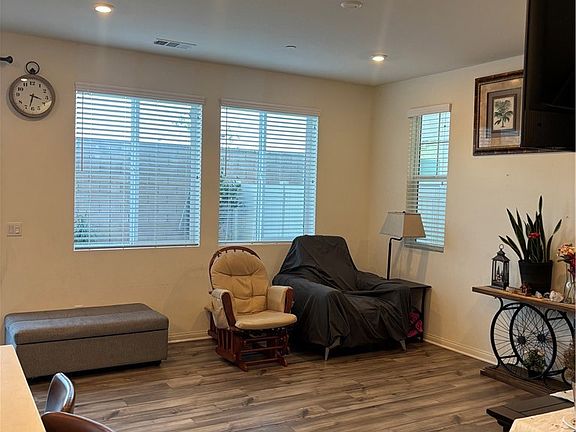 5th image of 533 Pablo Rd