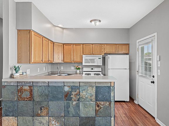 5th image of 2917 Hemingway Dr