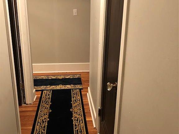 4th image of 5425 Riverside Dr E