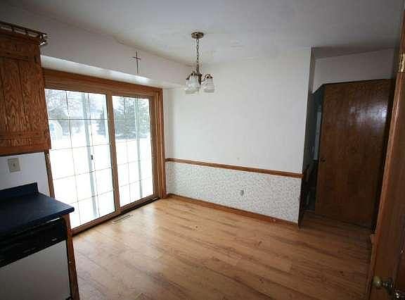 5th image of N108W16234 Hawthorne Dr