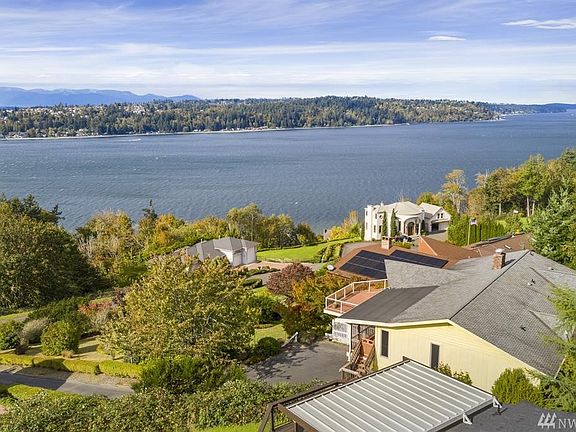The Puget Sound, Olympic Mountains, and nautical activity including ferries, aircraft carries, and even submarines will entertain you daily.