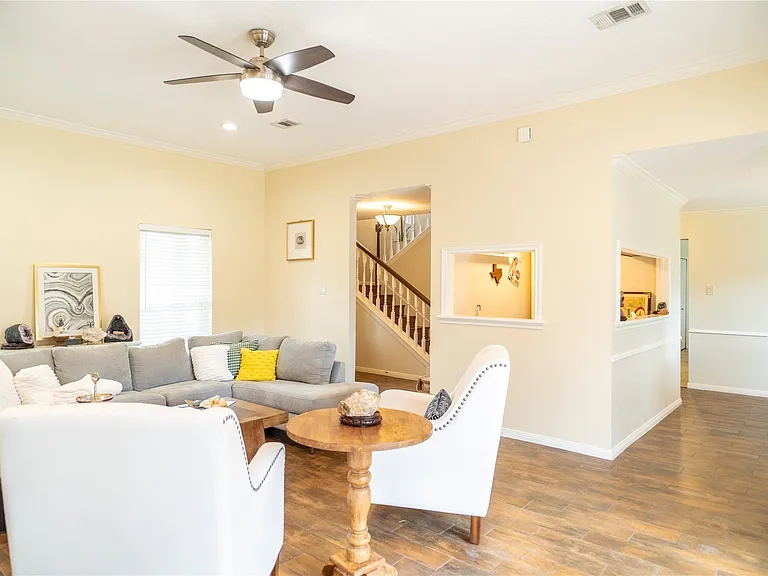 18310 Spellbrook Dr — Photo 34