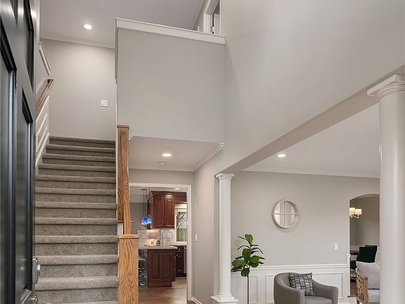 2nd image of 15233 Manion Way NE