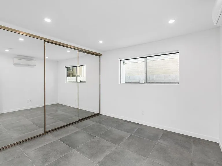 1228 Essex St #3 — Photo 9