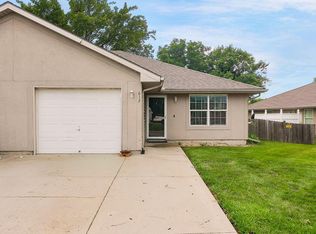 612 McKenna St, Louisburg, KS 66053