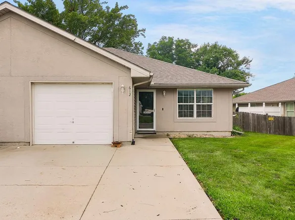 612 McKenna St, Louisburg, KS 66053