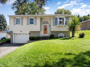 109 Ceral Ln, Oriskany, NY 13424