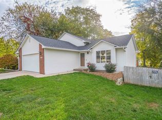 2405 Riverwoods Ave, Des Moines, IA 50320