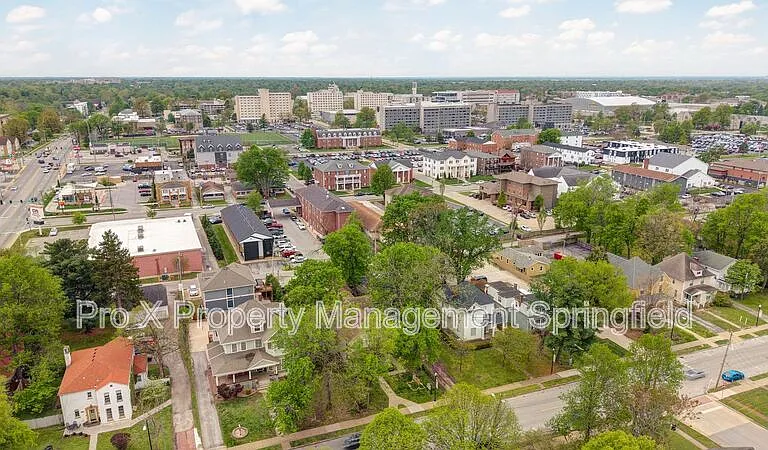 1147 E Elm St #9 — Photo 12