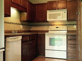 7624 157th St W APT 102, Apple Valley, MN 55124