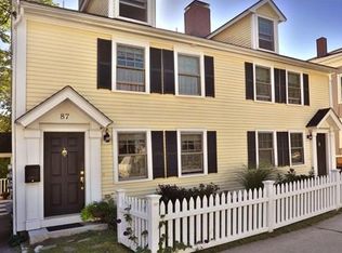 87 1/2 Market St #87H, Amesbury, MA 01913