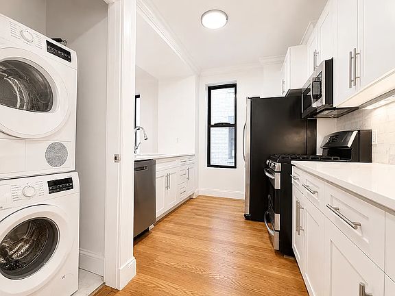 5th image of 3621 Broadway #30