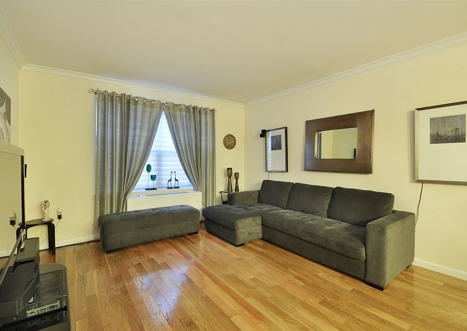 1st image of 736 W 187th St APT 207