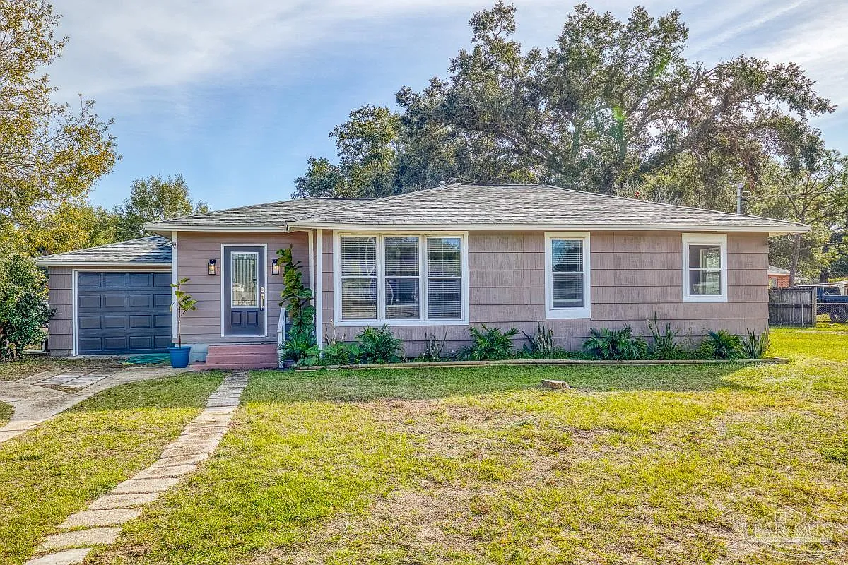 3 bed, 1308 sqft, $1,695 — Photo 1