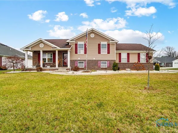 102 Peachtree Ln, Swanton, OH 43558