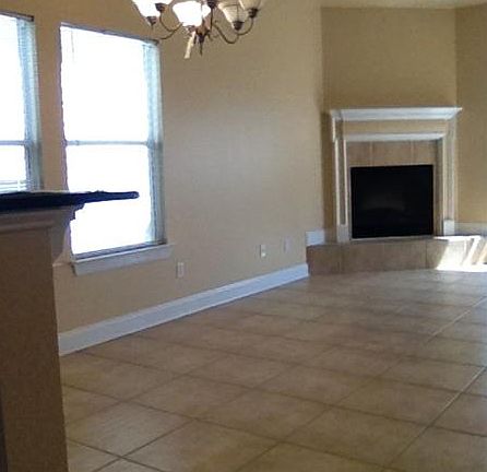 4th image of 134 Emerald Oaks Dr #38