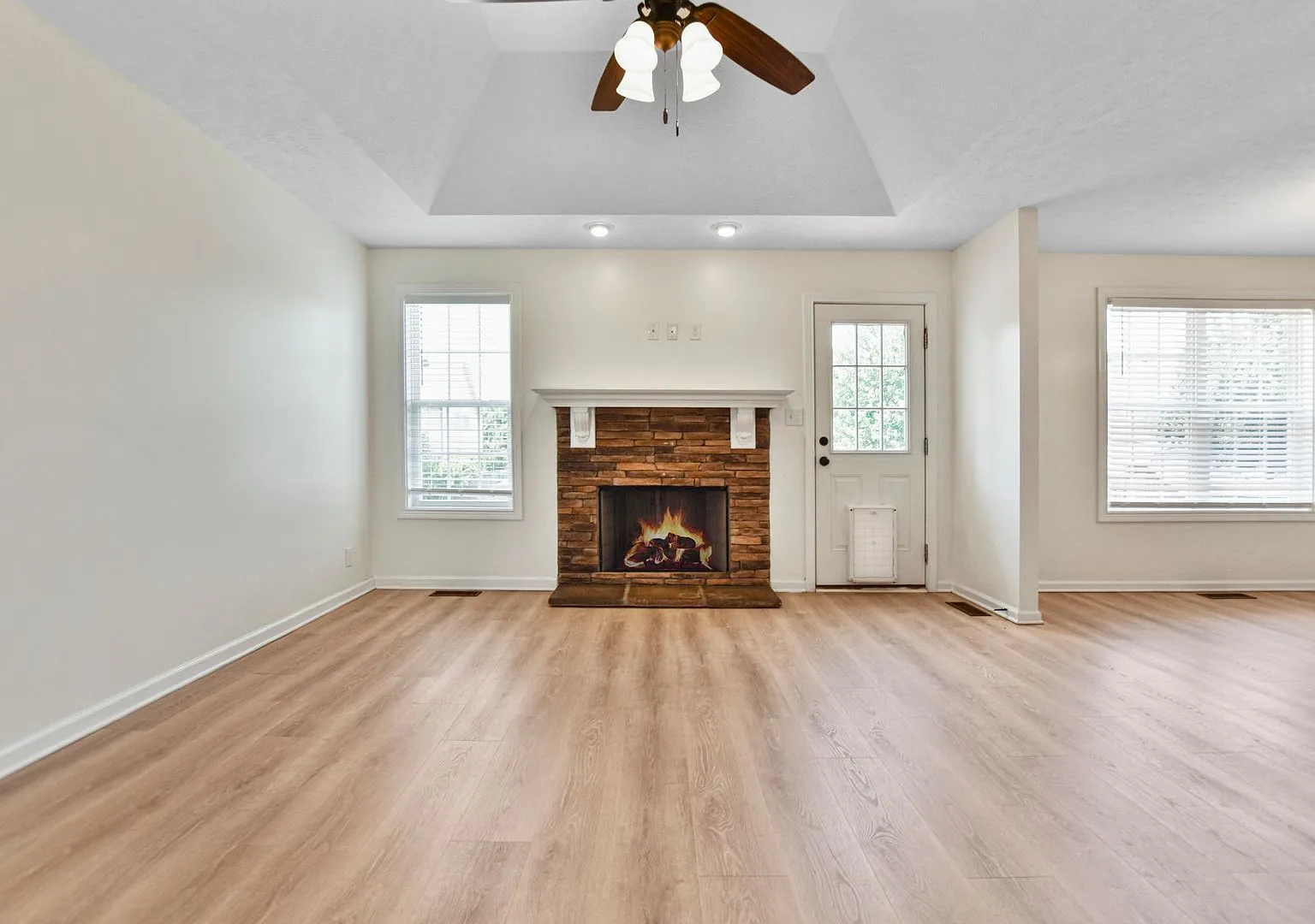 Pet Friendly Three Bedroom with Bonus! — Photo 2