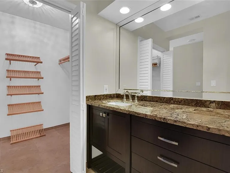 2000 Royal Marco Way #2-607 — Photo 20