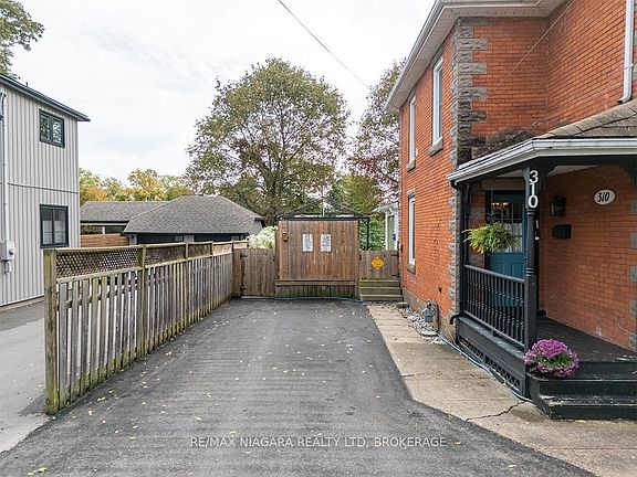 2nd image of 310 Clarence St