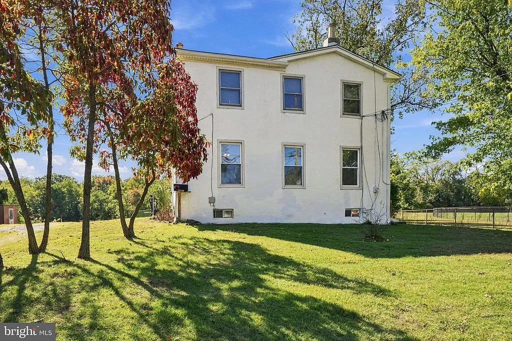 1 bed, 1.0 bath, 988 sqft, $1,800 — Photo 1