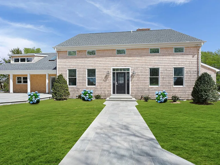 82 Parsonage Ln — Photo 1
