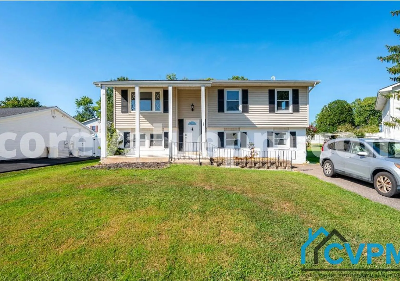 930 Autumn Valley Ln — Photo 2
