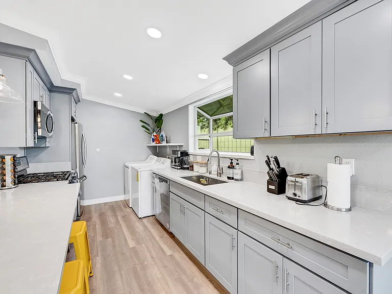 9582 Parade St — Photo 50