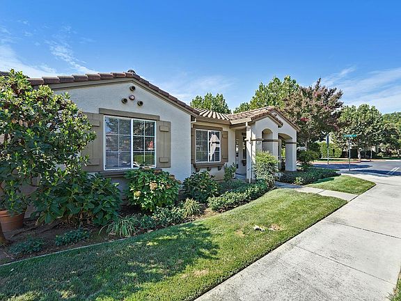 2nd image of 1366 White Oak Pl