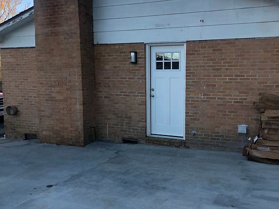 4th image of 1908 N Hill Dr