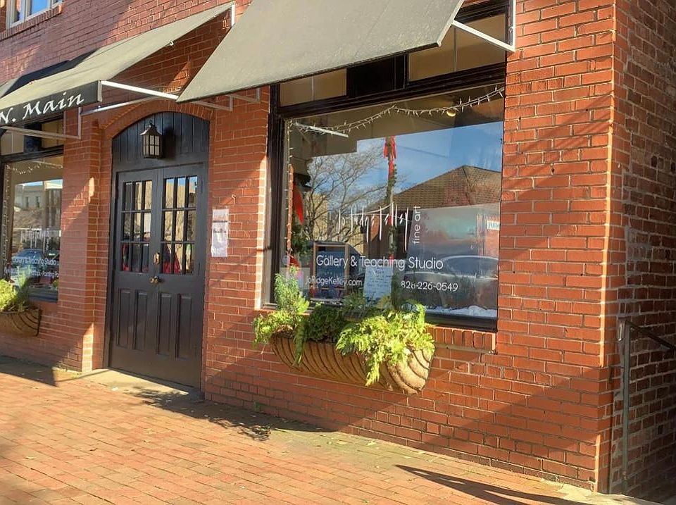 1st image of 136 N Main St