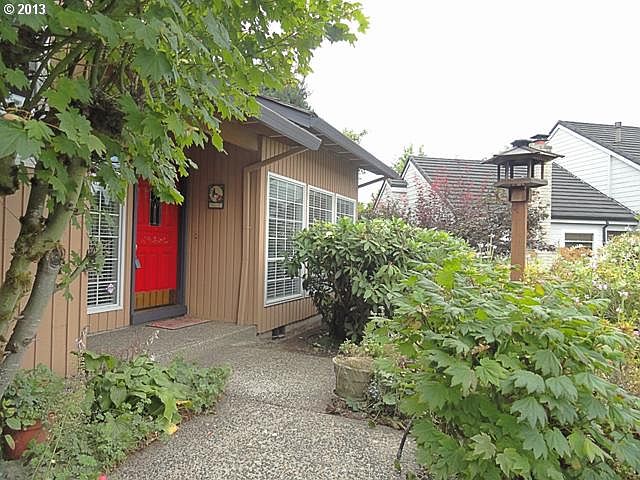 1st image of 1546 NE Hyde St