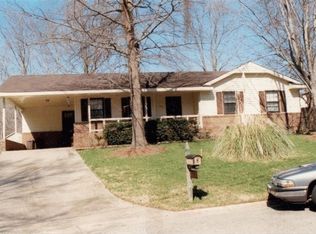 906 Sussex Ln, Cary, NC 27511