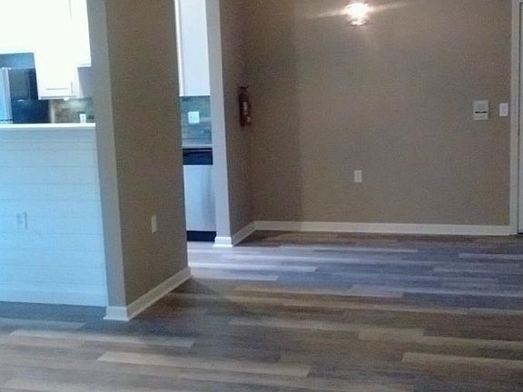 2nd image of 550 Colony Park Dr APT 204