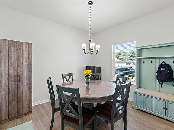 5th image of 167 Ina Rose Ln